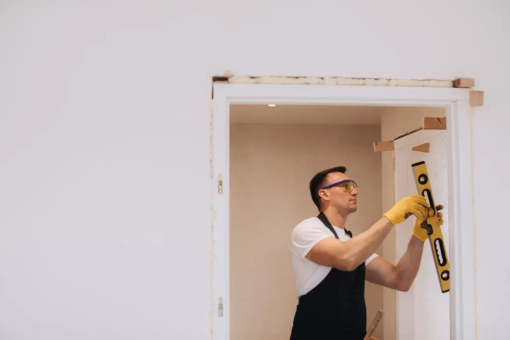 Как производится установка входной двери: последовательность и нюансы | Линия Стиля