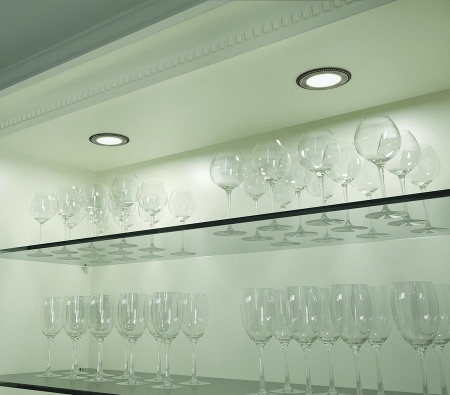 Точечные и длинные светильники для кухни