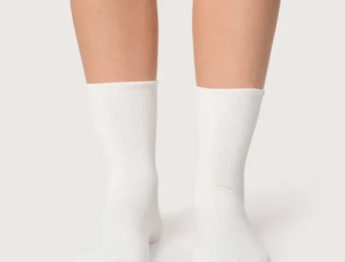 7 лайфхаков как отстирать белые носки