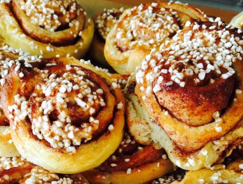 Канельбулле — улитки с корицей / Рецепт дня / Журнал