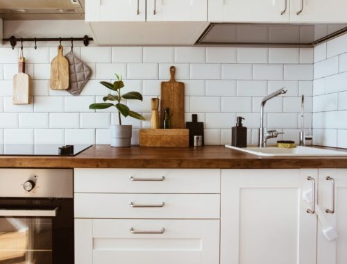 Как выложить фартук из плитки на кухне: пошаговая инструкция — Максикерам