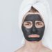 Маска для лица от черных точек с желатином и углем
